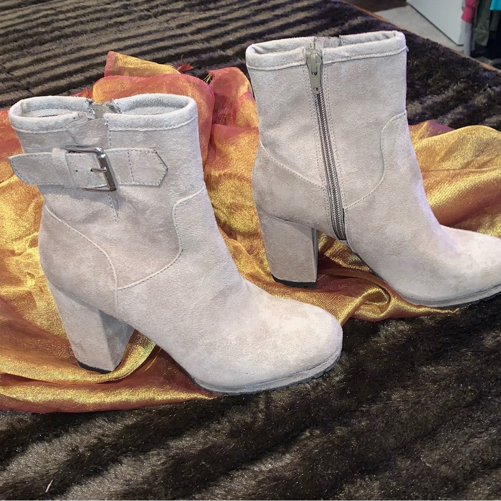 Elegant Women's Suede Ankle Boots